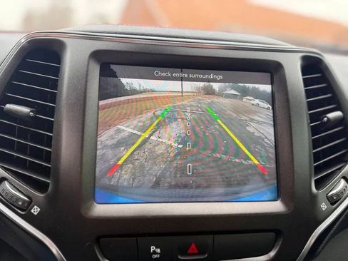 Used 2020 Jeep Cherokee Trailhawk w/ Cold Weather Group image 19