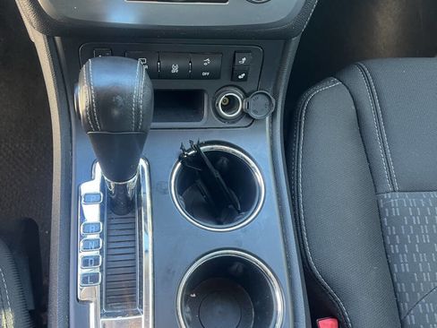 Used 2014 GMC Acadia SLE image 24