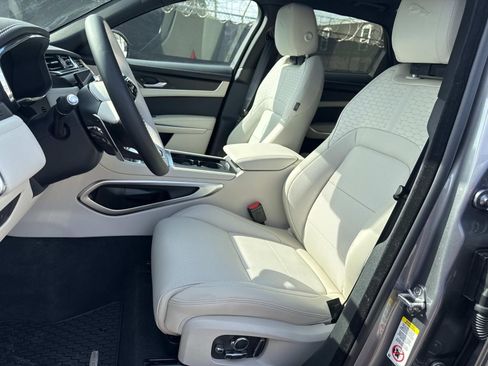 New 2025 Jaguar F-PACE R-Dynamic S image 11