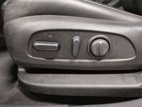 Used 2019 GMC Acadia SLT image 18