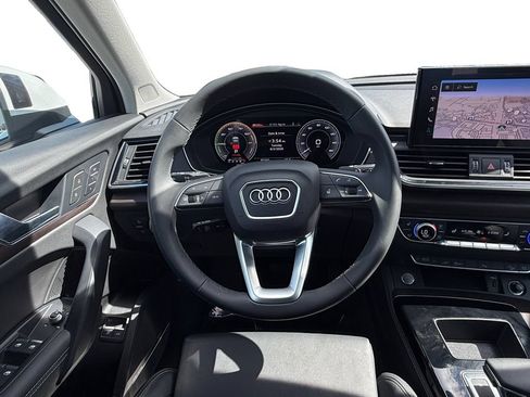Used 2023 Audi Q5 e Premium Plus w/ Premium Plus Package AWD/4WD image 12