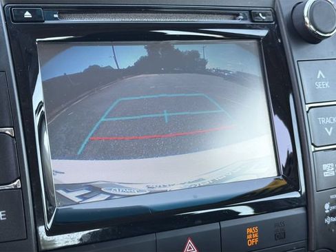 Used 2015 Toyota Camry SE FWD image 18