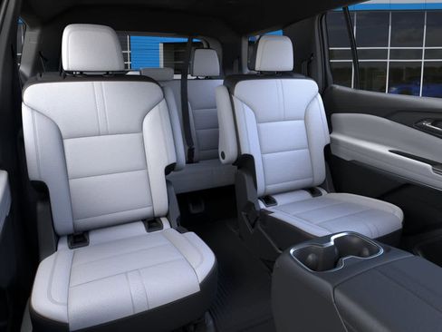 New 2026 Chevrolet Traverse High Country w/ LPO, Floor Liner Package FWD image 17