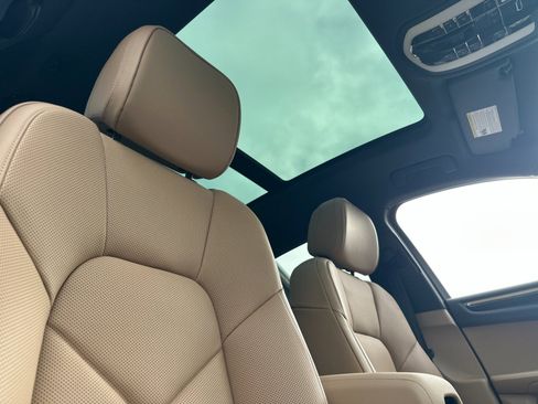 New 2026 Porsche Macan image 17