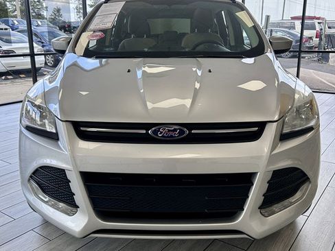Used 2014 Ford Escape SE w/ Equipment Group 201A FWD image 2