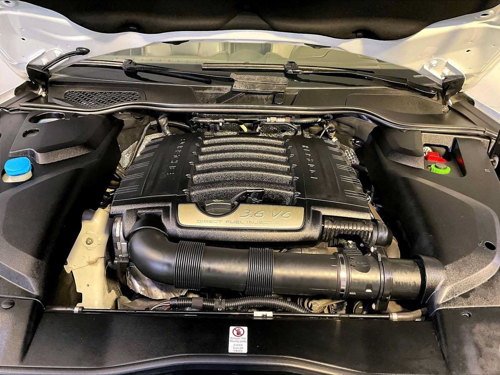 Certified 2016 Porsche Cayenne AWD/4WD image 32