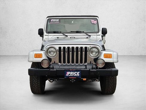 Used 2006 Jeep Wrangler Unlimited AWD/4WD image 2