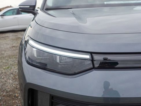 New 2026 Volkswagen Tiguan SE image 5