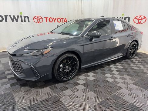 Used 2026 Toyota Camry SE FWD image 4