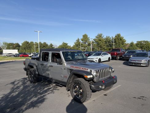 Used 2021 Jeep Gladiator Rubicon AWD/4WD image 3