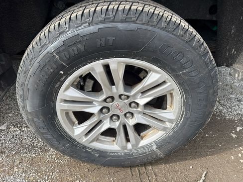 Used 2019 GMC Canyon SLE w/ SLE Convenience Package image 4