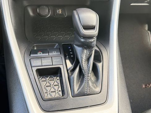 Used 2023 Toyota RAV4 XLE w/ Convenience Package FWD image 17