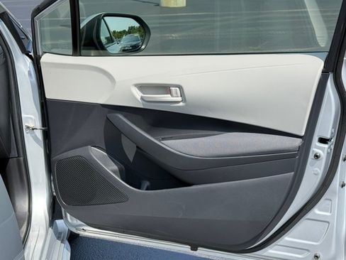 Used 2023 Toyota Corolla LE FWD image 31