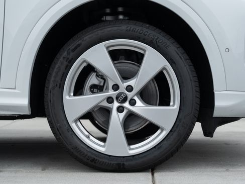 New 2025 Audi Q5 Premium Plus image 28