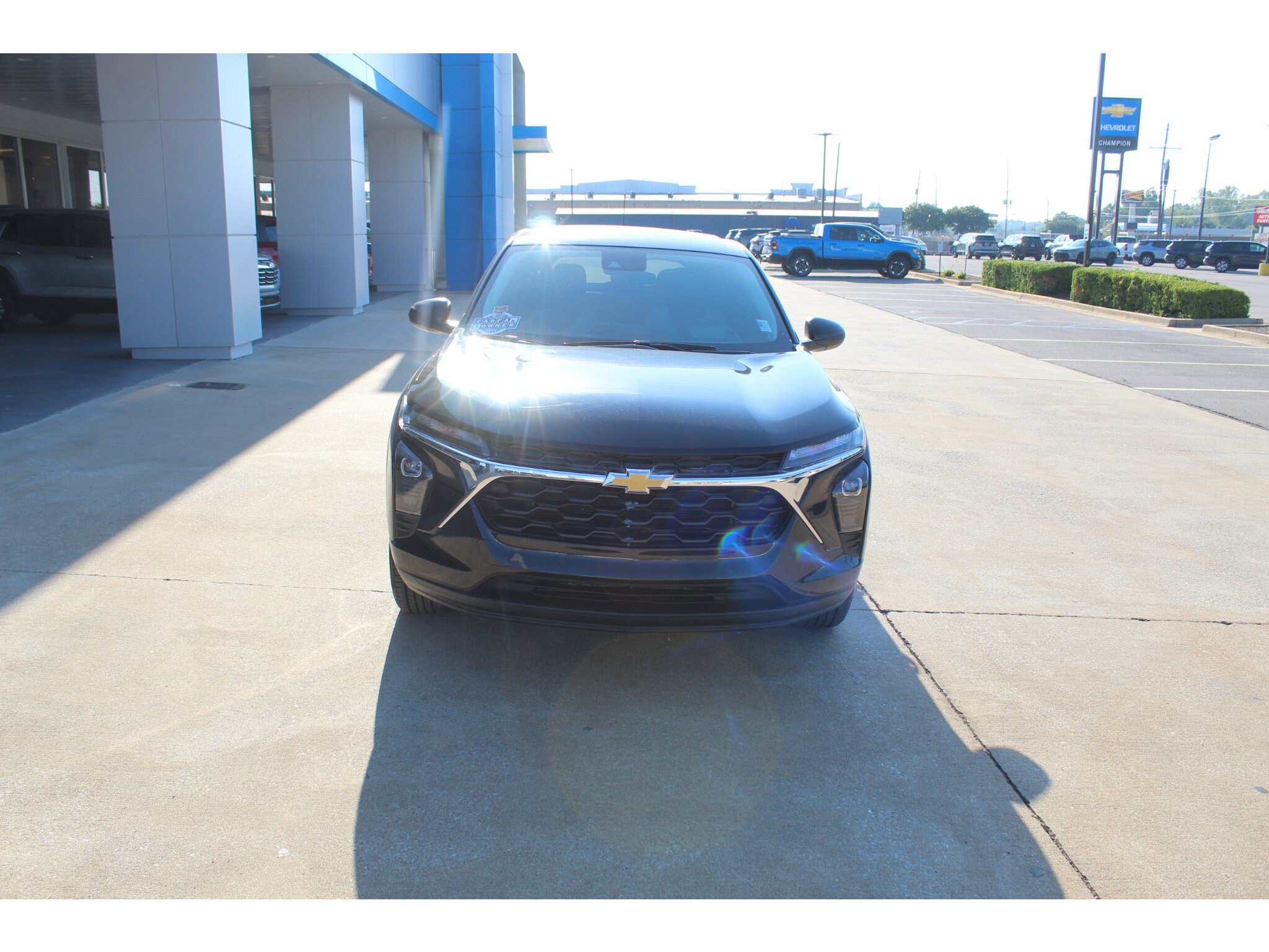 Used 2025 Chevrolet Trax LS FWD image 3