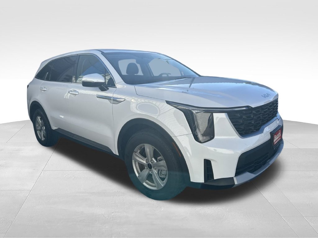 Certified 2026 Kia Sorento LX FWD image 9