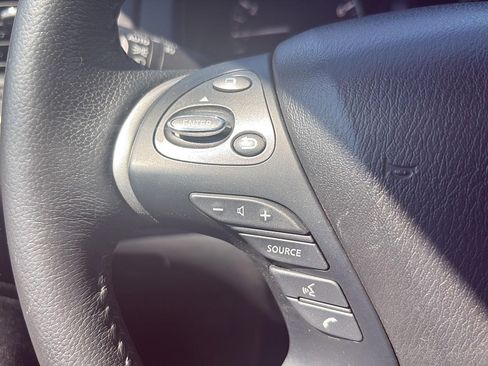 Used 2019 Nissan Pathfinder SV AWD/4WD image 26