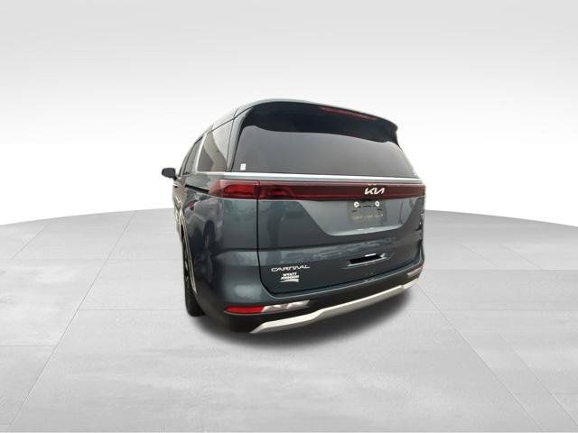 Used 2024 Kia Carnival EX FWD image 22