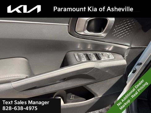 New 2026 Kia Sorento LX FWD image 22