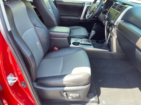 Used 2020 Toyota 4Runner SR5 Premium RWD image 19