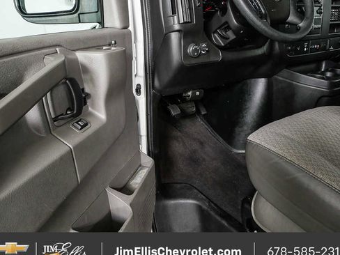 Used 2020 Chevrolet Express 3500 LT w/ LT Preferred Equipment Group RWD image 7