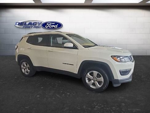 Used 2020 Jeep Compass Latitude w/ Cold Weather Group AWD/4WD image 8