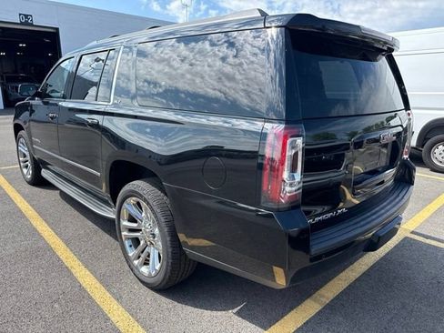 Used 2016 GMC Yukon XL SLT w/ Premium Edition AWD/4WD image 3