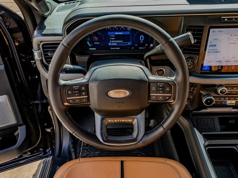 Used 2024 Ford F250 Platinum image 18