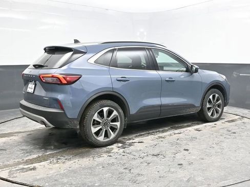 Used 2024 Ford Escape Platinum image 7