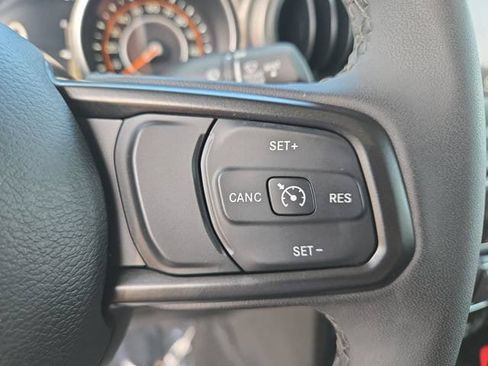 Used 2023 Jeep Gladiator Sport AWD/4WD image 22