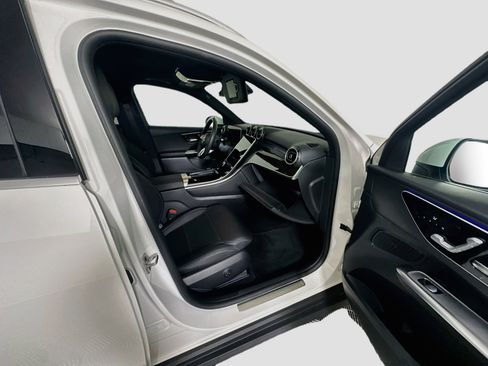 Used 2025 Mercedes-Benz GLC 300 image 31