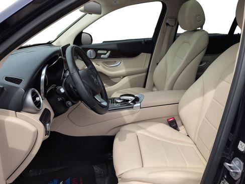 Used 2019 Mercedes-Benz GLC 300 4MATIC image 22