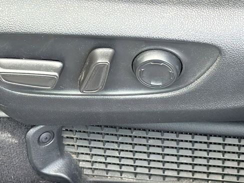 Used 2024 Toyota Sienna XLE image 30