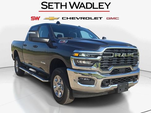 Used 2026 RAM 2500 Big Horn AWD/4WD image 36