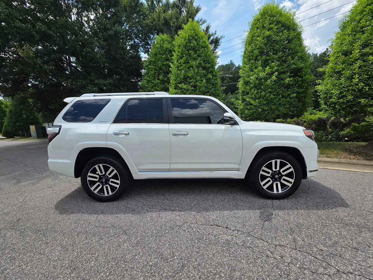 Used 2018 Toyota 4Runner Limited AWD/4WD image 6