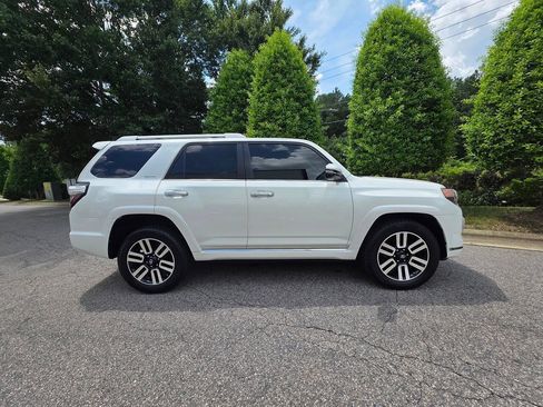 Used 2018 Toyota 4Runner Limited AWD/4WD image 6