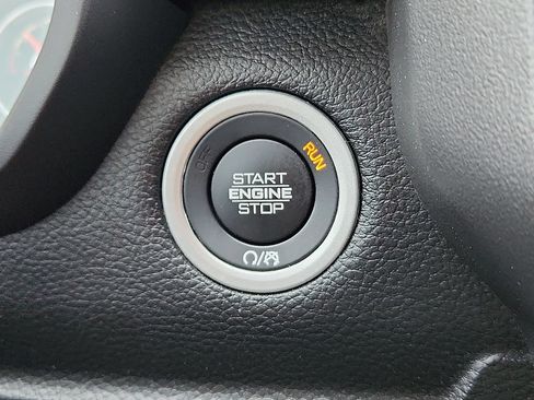 Used 2025 RAM 1500 Laramie AWD/4WD image 21