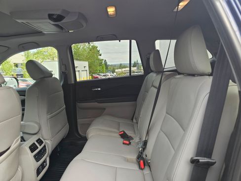Used 2020 Honda Pilot Touring image 19