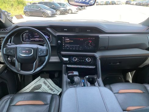 Used 2024 GMC Sierra 1500 AT4 w/ Technology Package AWD/4WD image 13