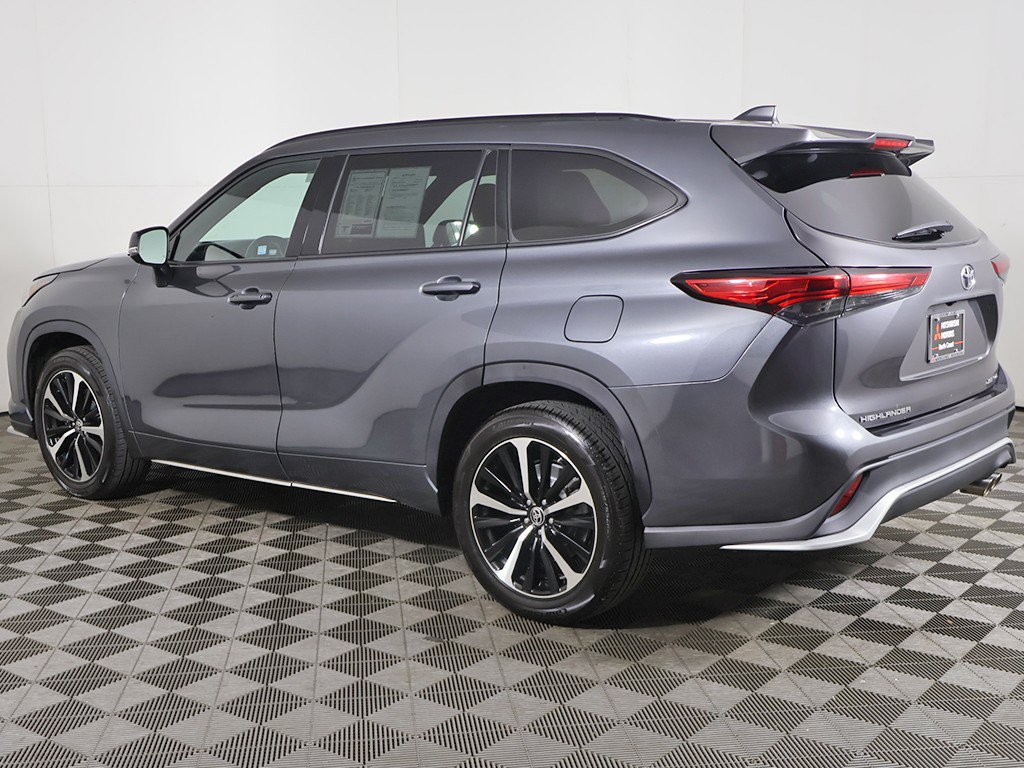 Used 2021 Toyota Highlander XSE AWD/4WD image 14
