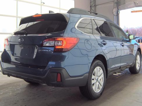 Used 2019 Subaru Outback 2.5i Premium image 3