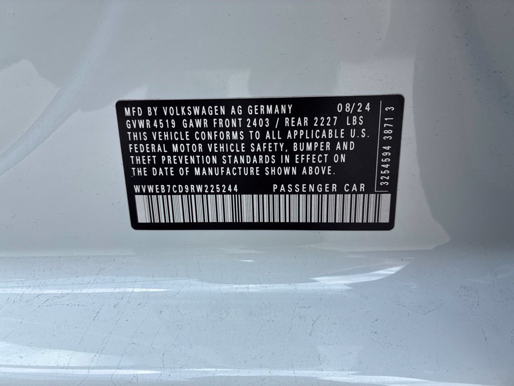 Used 2024 Volkswagen Golf R AWD/4WD image 14