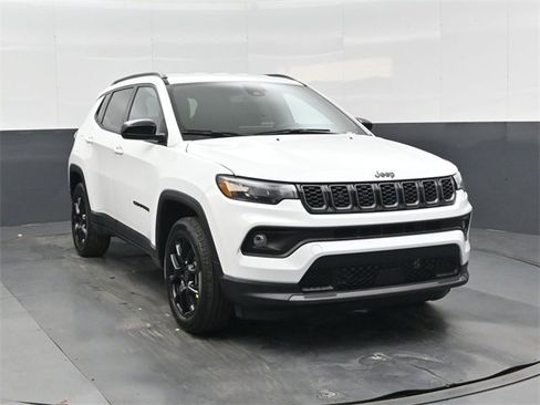 New 2026 Jeep Compass Latitude image 10