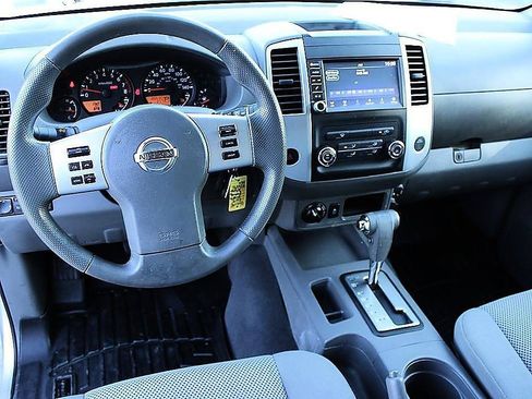 Used 2019 Nissan Frontier SV AWD/4WD image 15