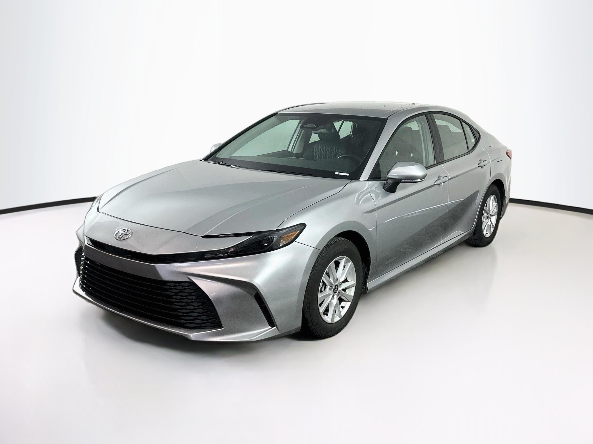 Used 2025 Toyota Camry LE FWD image 3
