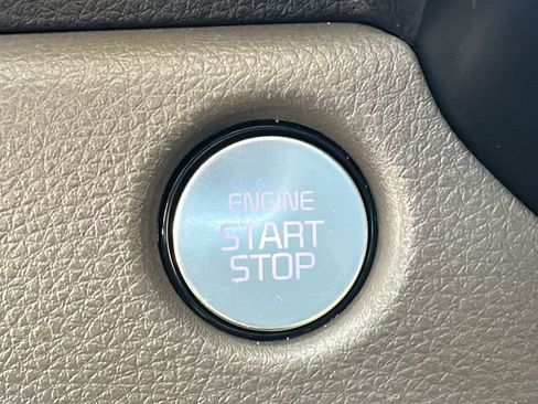 Used 2025 Kia Carnival LXS image 23