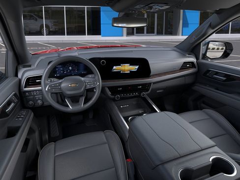 New 2026 Chevrolet Suburban Premier image 39