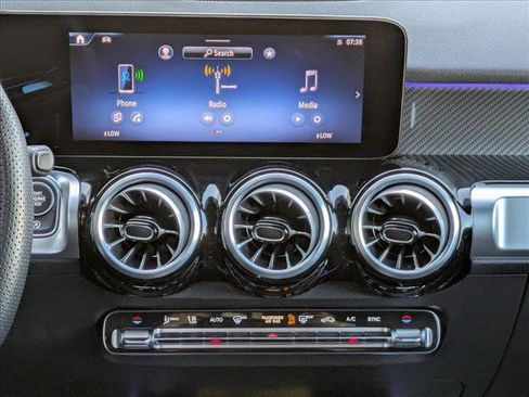 Certified 2025 Mercedes-Benz GLB 250 image 17