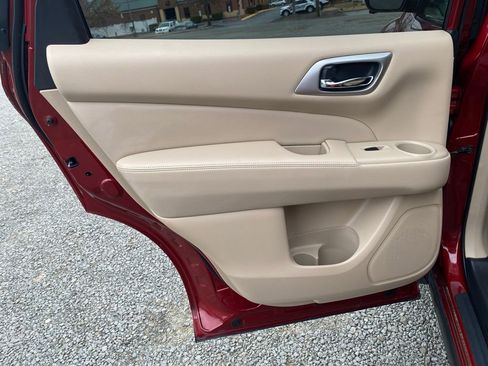 Used 2020 Nissan Pathfinder Platinum w/ Cargo Package image 16