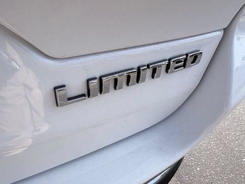 Used 2022 Jeep Grand Cherokee Limited AWD/4WD image 25